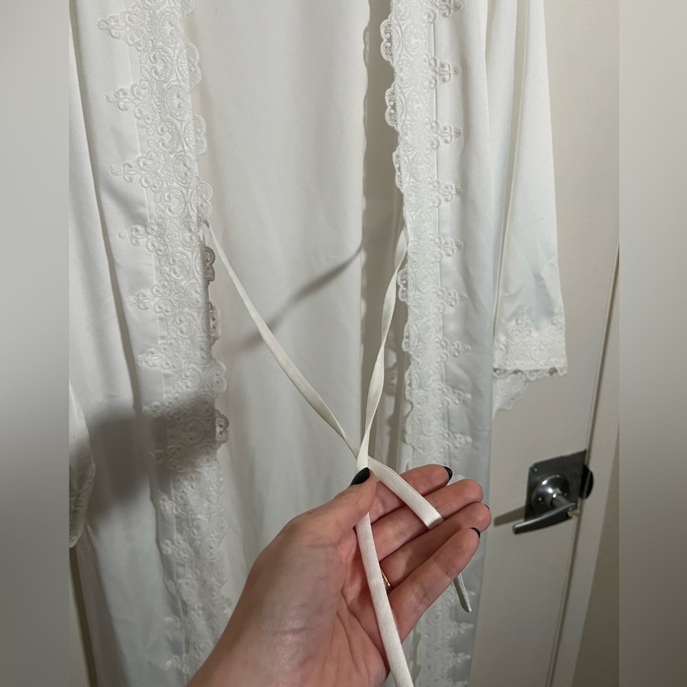 Bridal Robe, Size M - Picture 12 of 13